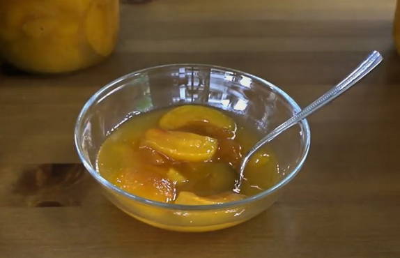 Apricot jam five minutes