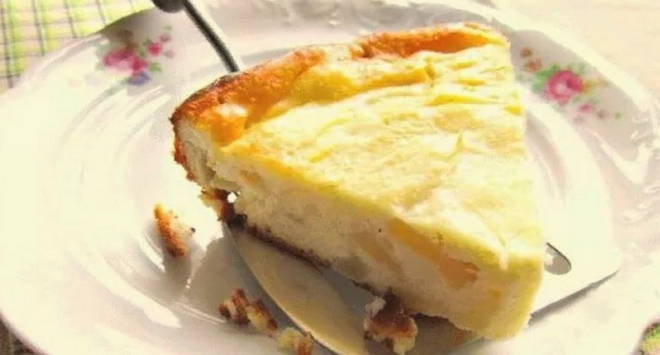 Cottage cheese casserole with banana and flour