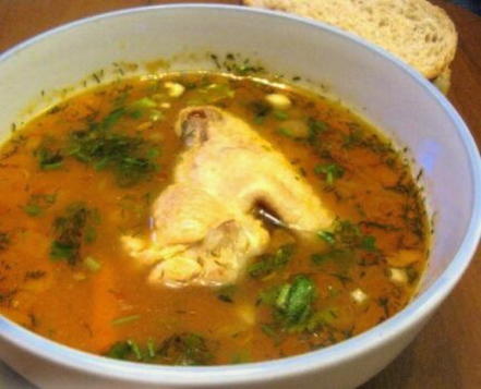 ซุป kharcho ไก่คลาสสิกพร้อมข้าว