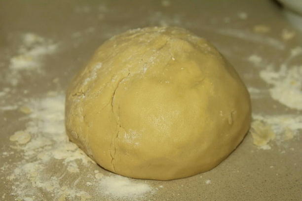 ขนม Shortcrust สำหรับ kurnik บนมาการีน