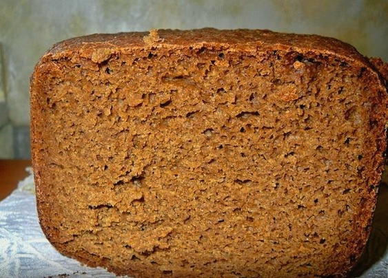 ขนมปังโบโรดิโน่กับมอลต์ในเครื่องทำขนมปัง