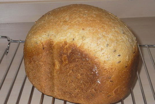 ขนมปัง Darnitsky ในเครื่องทำขนมปัง Panasonic