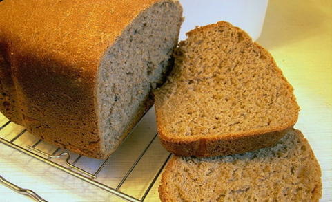ขนมปังโฮลเกรนในเครื่องทำขนมปังเรดมอนด์