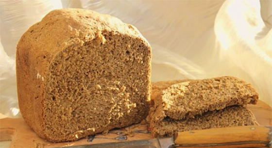 خبز رمادي في صانع الخبز