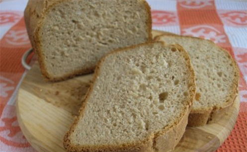 ขนมปัง Darnitsky ในเครื่องทำขนมปัง Mulinex