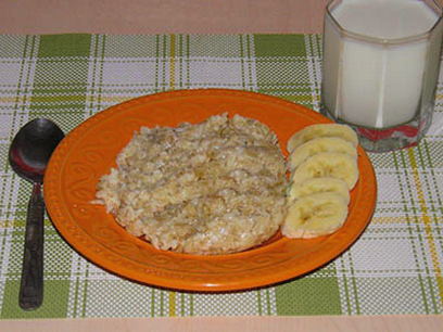 Hercules porridge with milk in a Redmond slow cooker