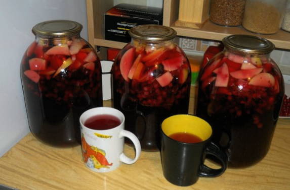 Red and black currant compote in a 3-liter jar for the winter